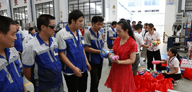 江苏汤姆集团夏日福利来袭丨送清凉 鼓干劲