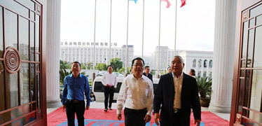 常州市市长丁纯莅临江苏汤姆集团视察指导工作！