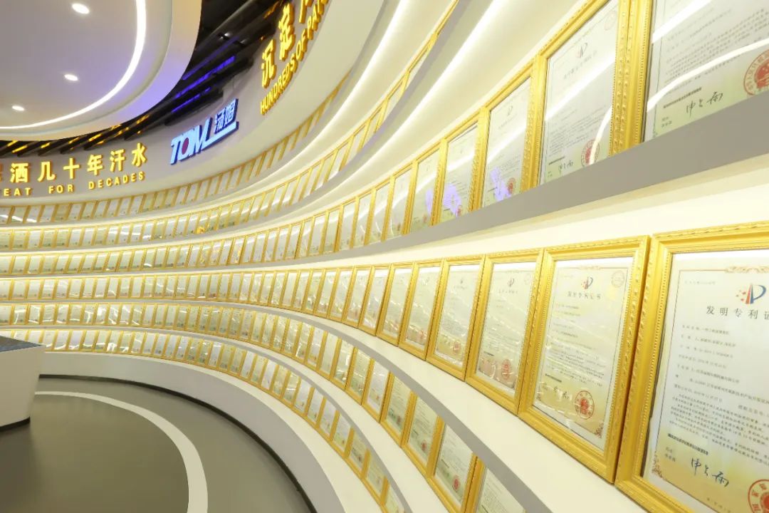 汤姆快讯丨一路狂飙！汤姆集团荣获“甲·级 五星 工业机器人系统集成商”！